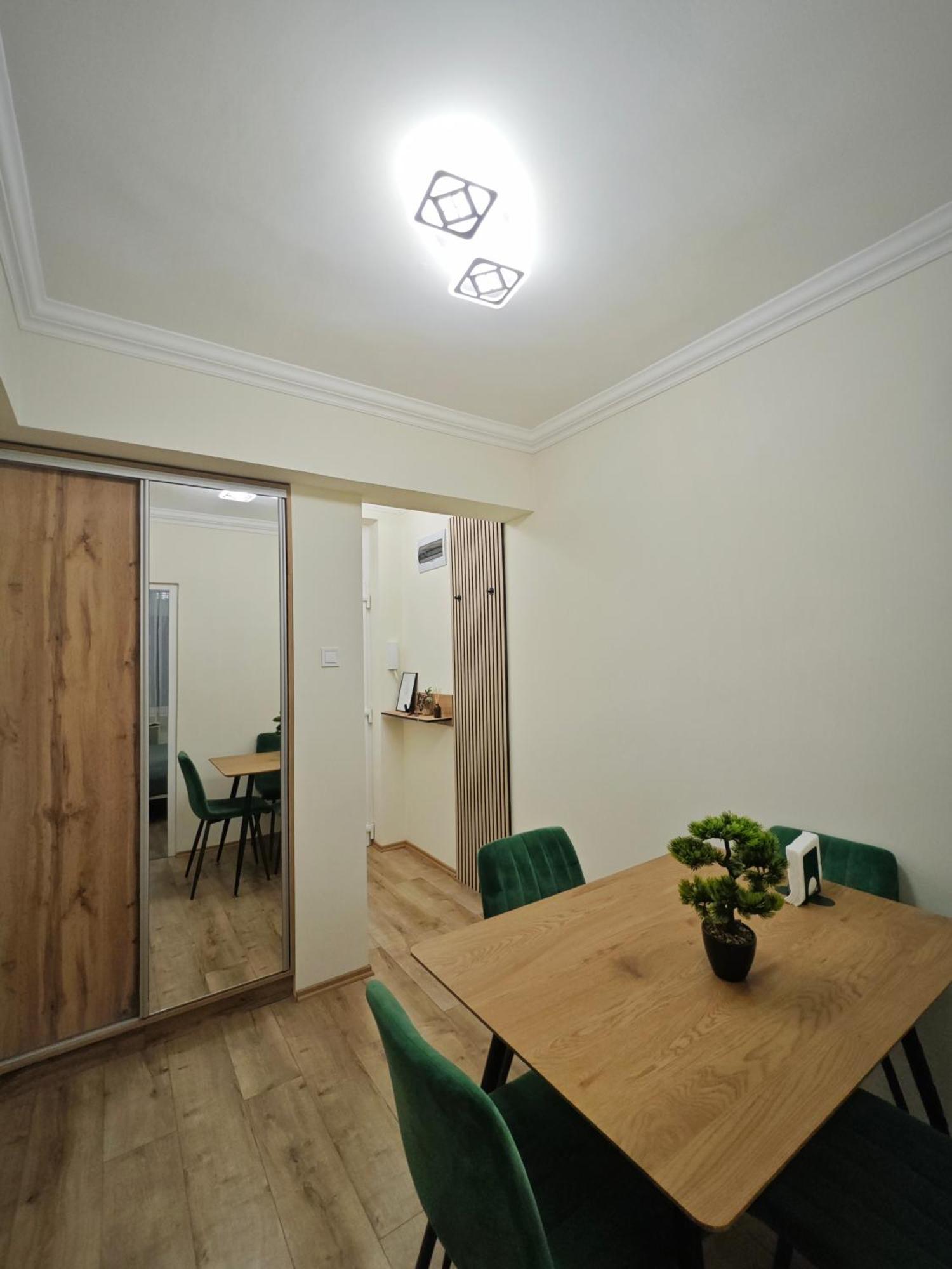 Central Greatforest Apartman Debreţin Exterior foto