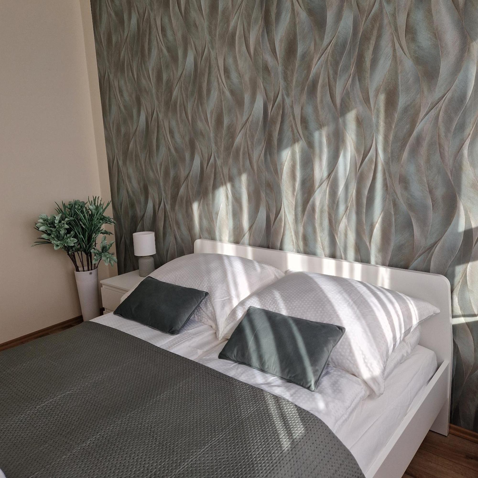 Central Greatforest Apartman Debreţin Exterior foto